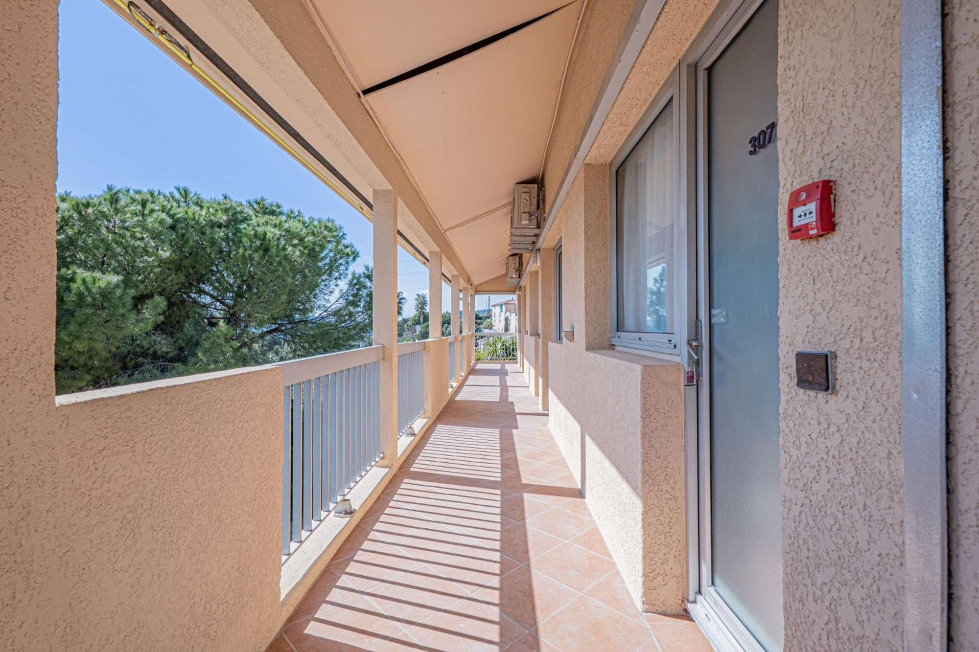 Sure Hotel By Best Western Mougins Belvedere Екстериор снимка